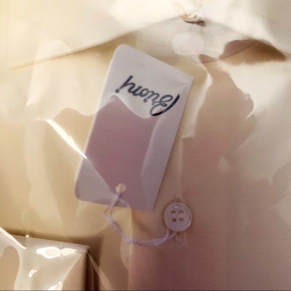 Brioni Wardrobe Essential Solid Luxury Dress Shirt - Picture 4 of 8